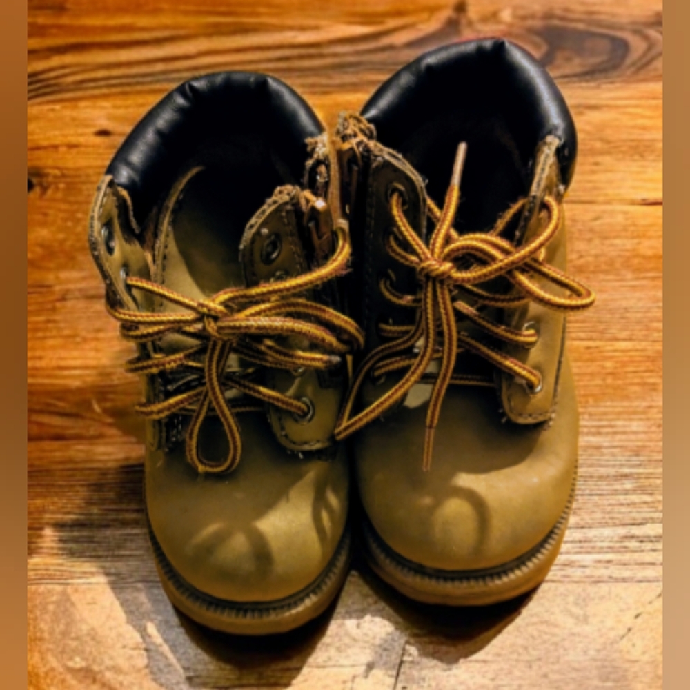 Tan Infant Classic Work Boots Size 6 1/2